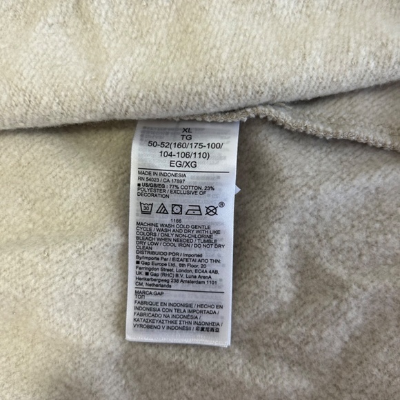 Women’s GAP beige Shacket - Picture 3 of 3